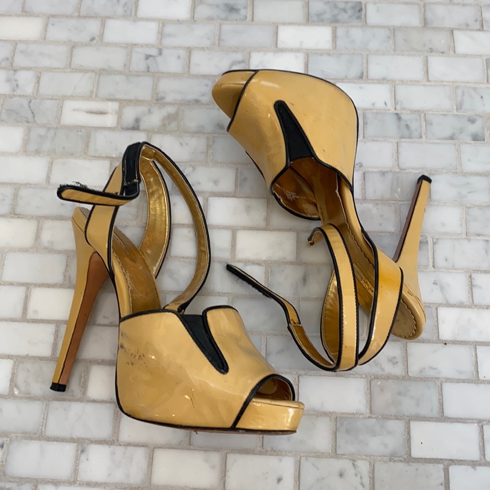 Report signature platform nude pumps size 7
